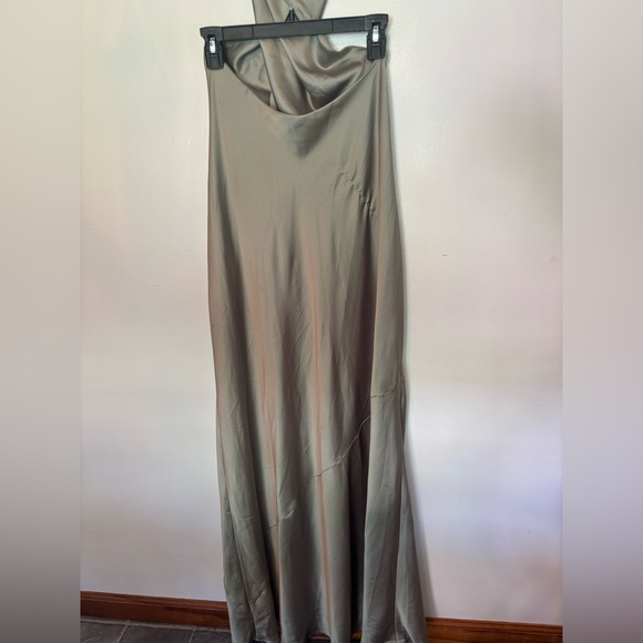 Jasmine Halter Maxi Dress - Picture 5 of 5